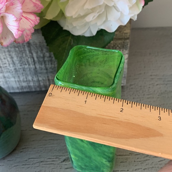 Crate & Barrel - Green Glass Cabo Bud Vase (NWT) - Picture 5 of 11